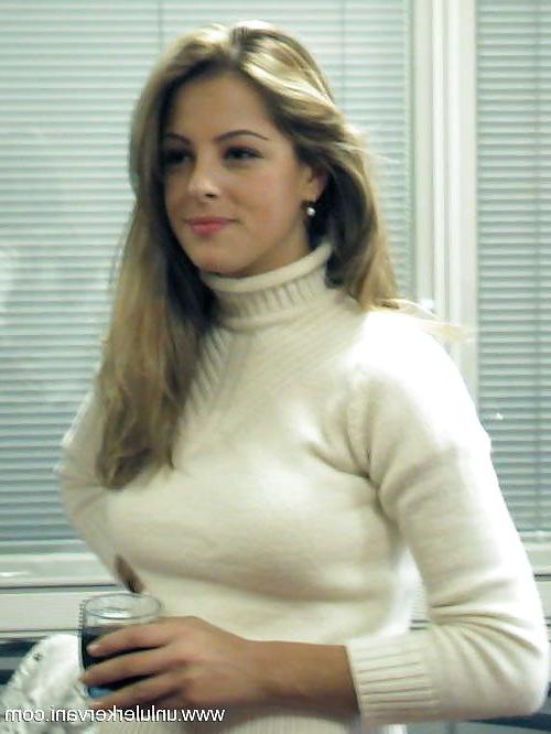25P Doga Rutkay Sexy Turkish Actress