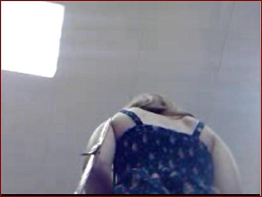 22P Uuuhh teen with amazing long hair and beautiful long legs!