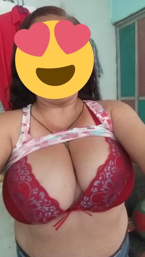 25P Mrs Carmem 62 yo a poor cleaning lady