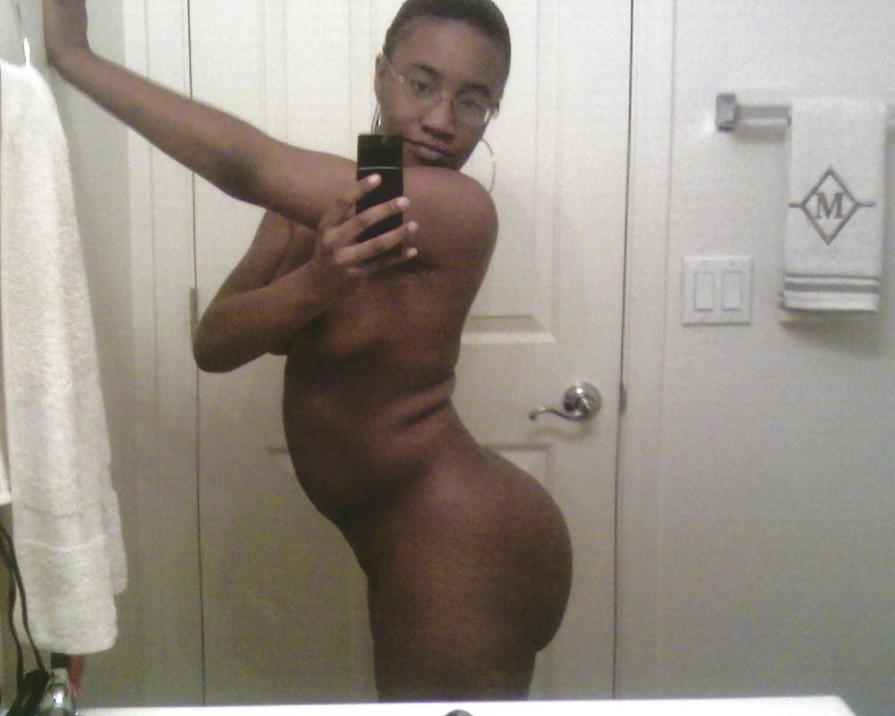 23P BLACK AMATEUR GIRLS - SELF PICS IX