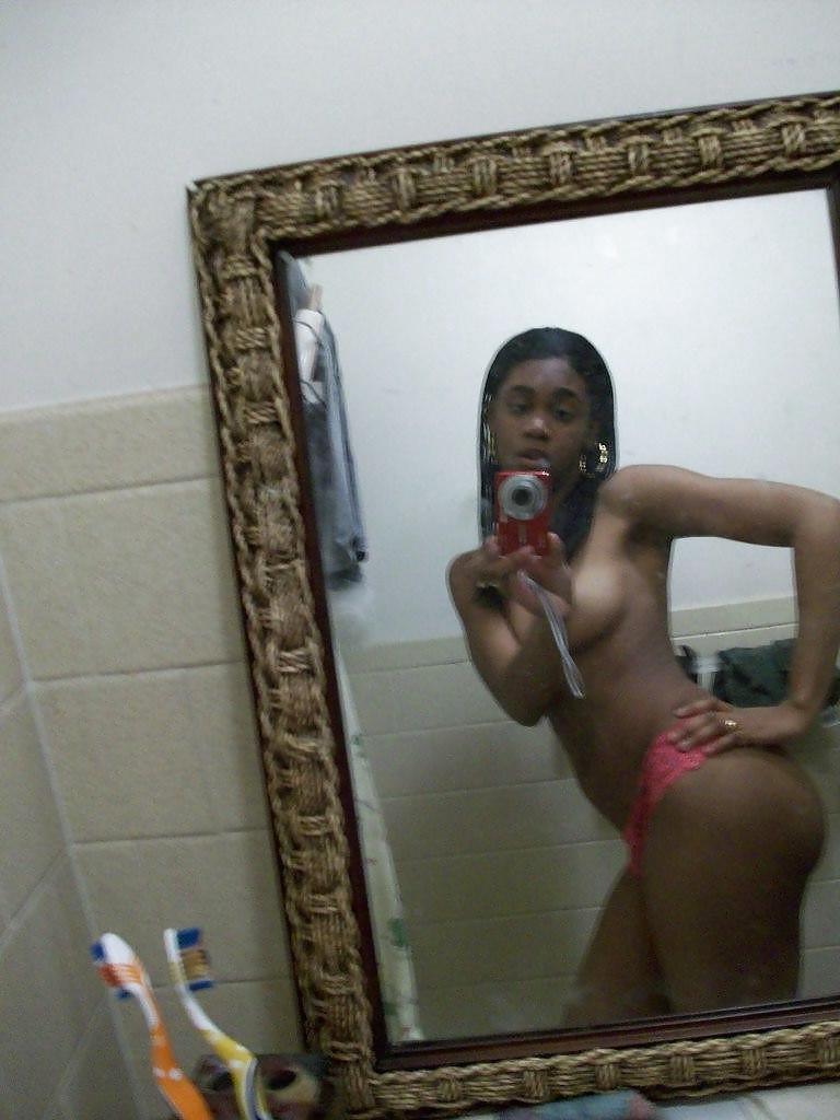 23P BLACK AMATEUR GIRLS - SELF PICS IX
