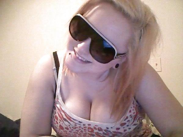25P More Cleavage Babes From MeetMeMatch