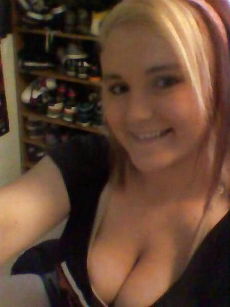 25P More Cleavage Babes From MeetMeMatch