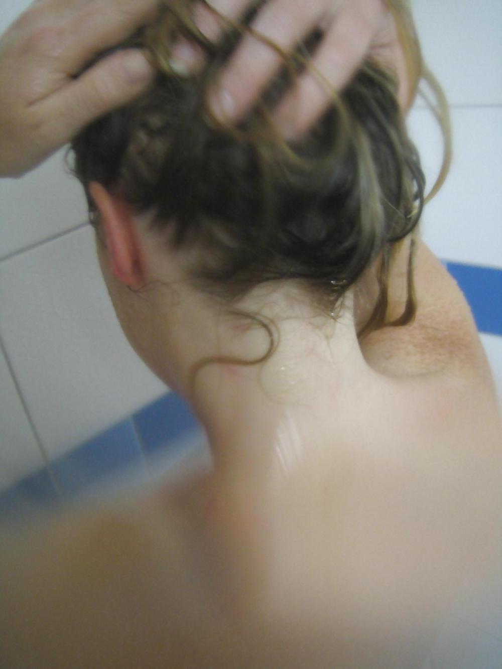 25P SEXY SHOWER TEEN