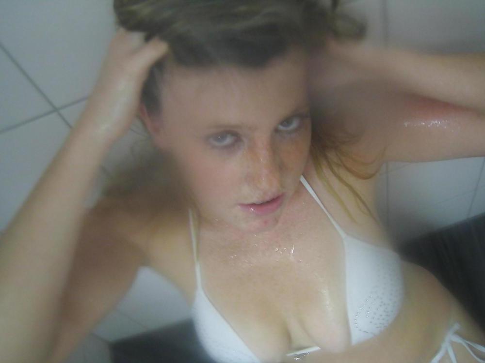25P SEXY SHOWER TEEN