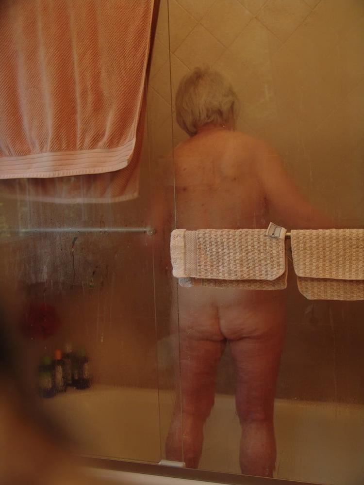 11P 86yr old granny Sue bares all in the shower