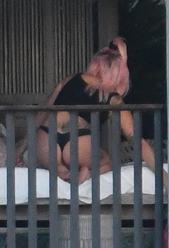 25P Lady Gaga's ASS