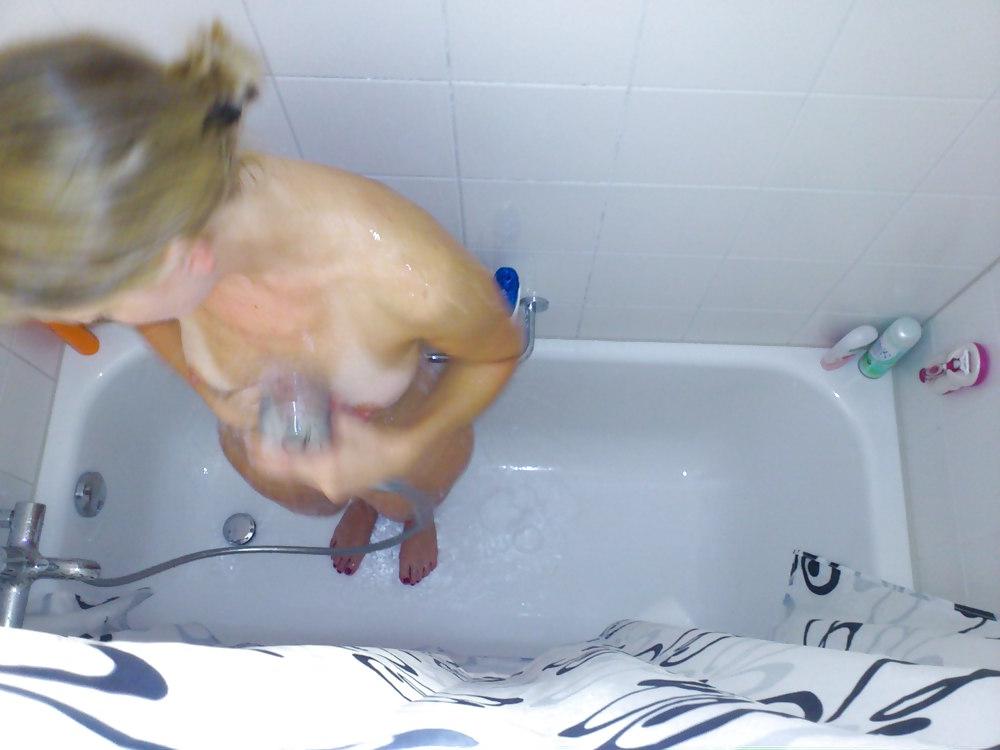 19P My girl on shower