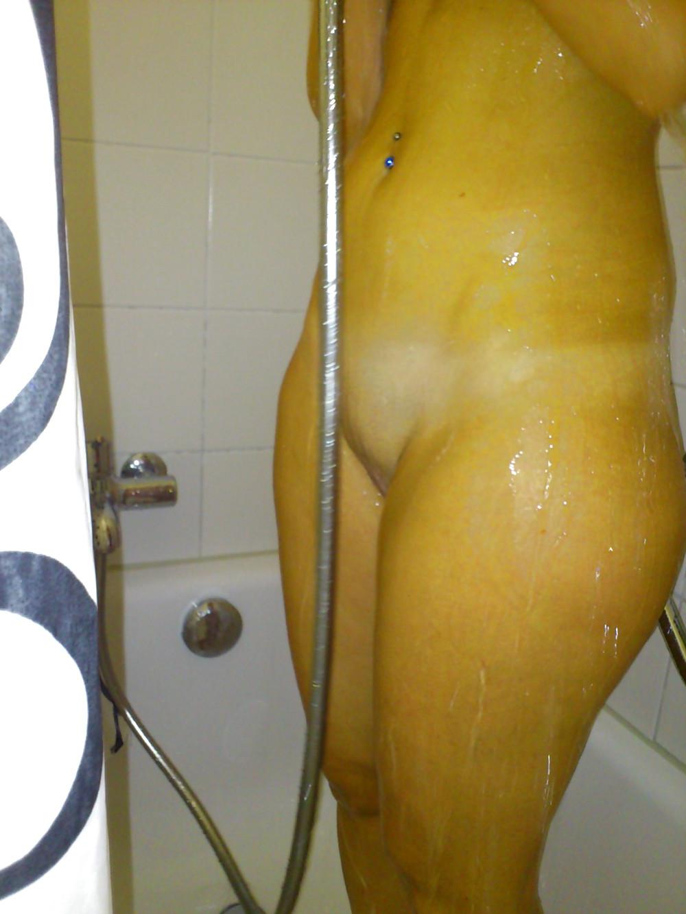 19P My girl on shower