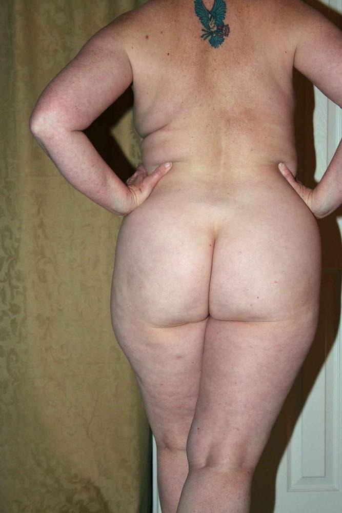25P Mature Lady Butts 23