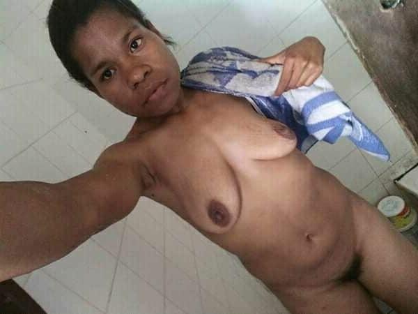 5P Shower room selfie 2020