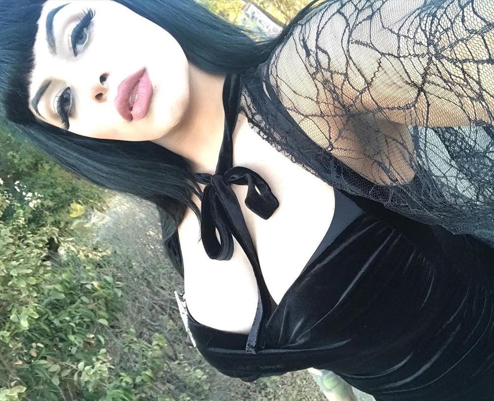 25P Fräulein Gothic