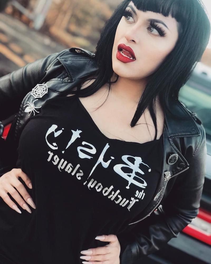 25P Fräulein Gothic