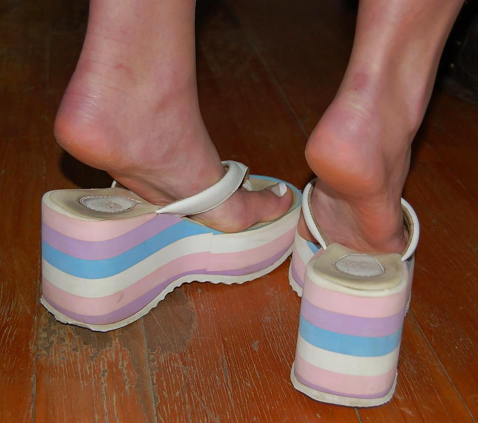 25P Feet nanda 