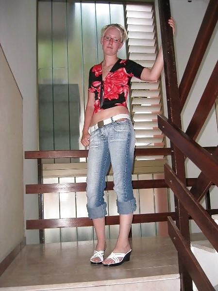 25P Blonde Nerdy & Horny