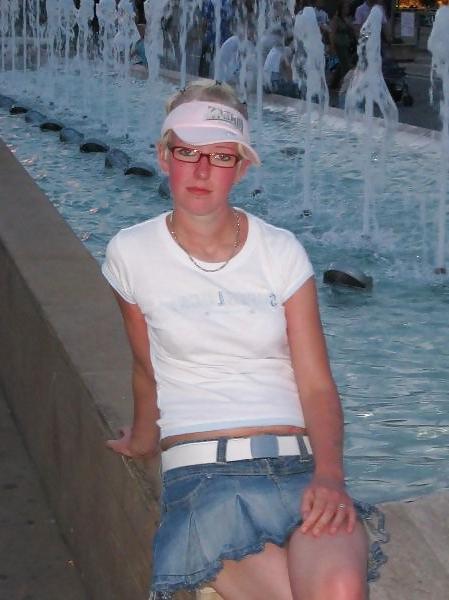 25P Blonde Nerdy & Horny