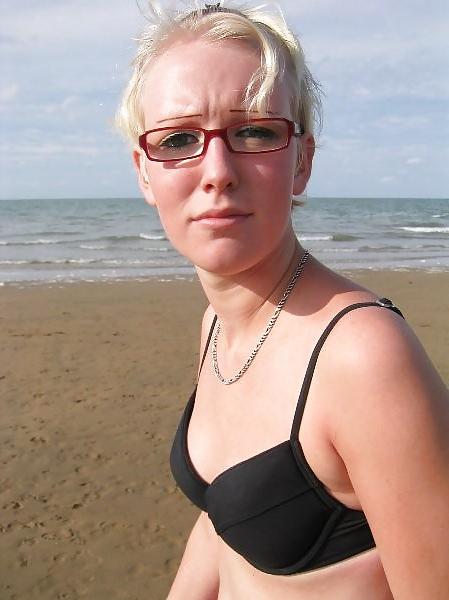 25P Blonde Nerdy & Horny