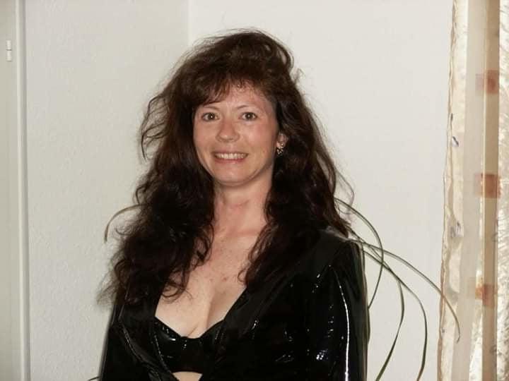 25P Hot Lady