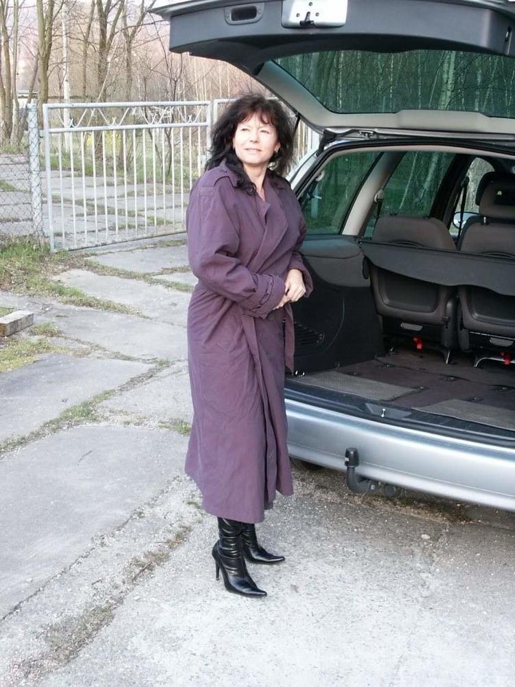 25P Hot Lady