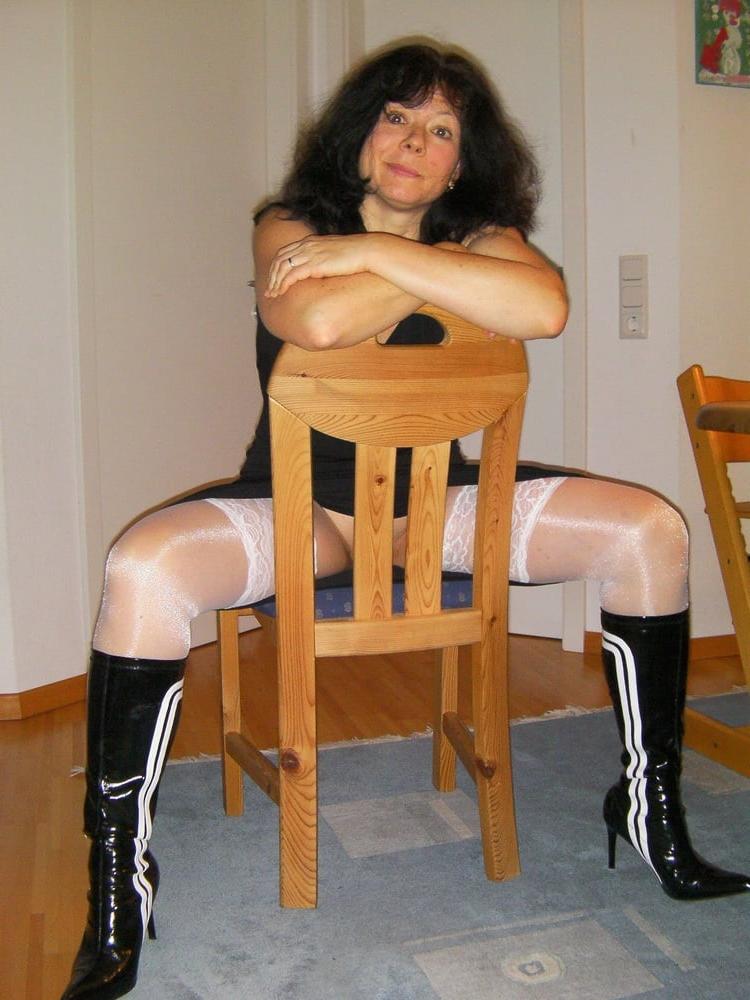 25P Hot Lady