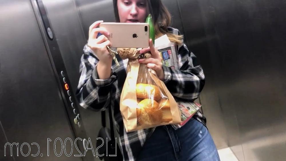 25P Lisa2001 Gurke in Teen Pussy! :) Mein geilstes Video im Bild
