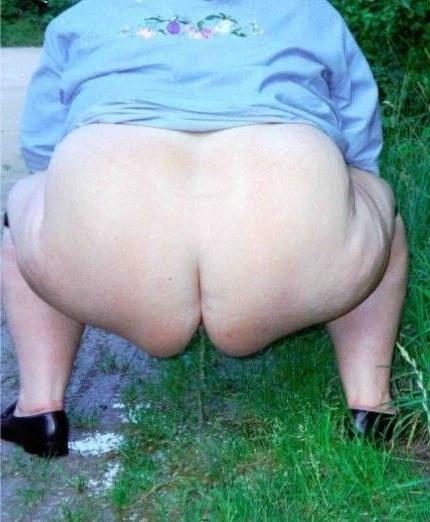 25P Matures Pissing 1