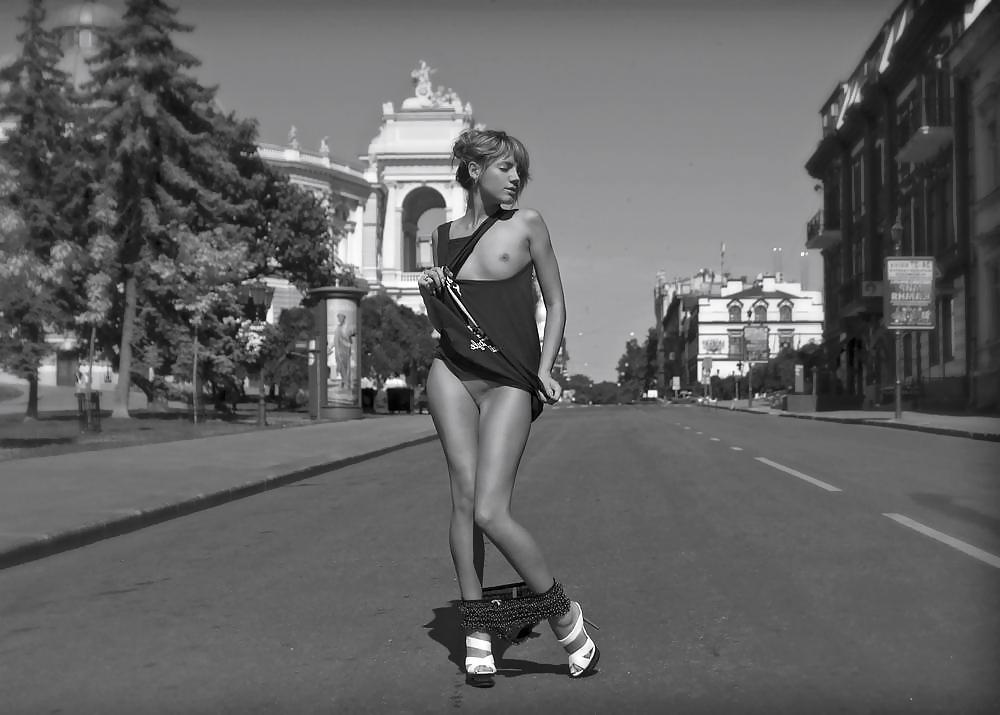 25P Nude Hitchhiker: Would you pick her up?