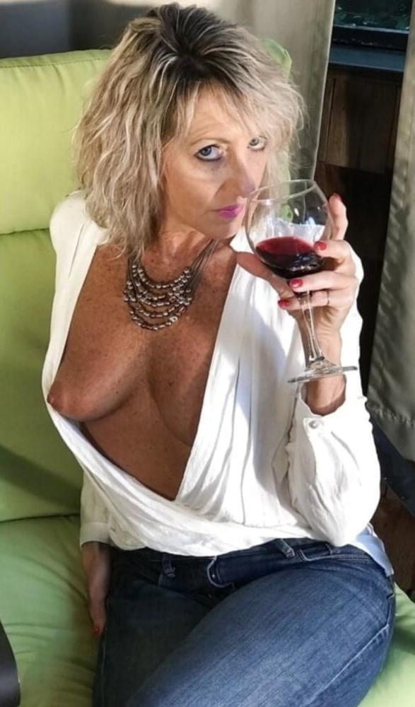 25P Just catch a horny Granny (579)