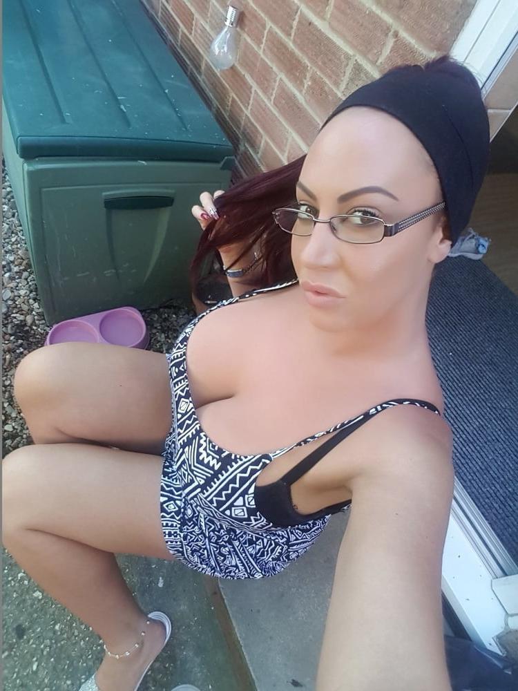 25P Emma butt