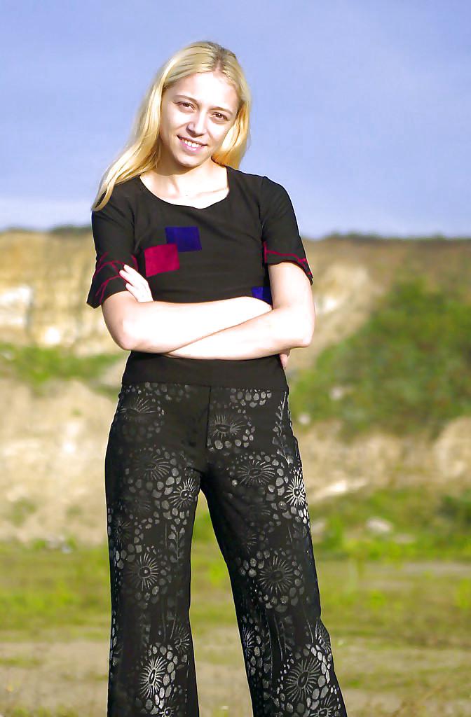 9P 18 YEARS OLD daughter's friend