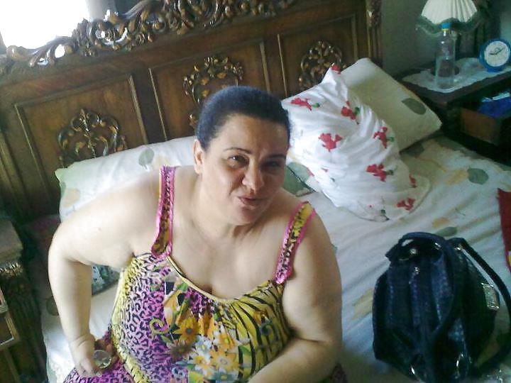 17P Beautifull arab lady