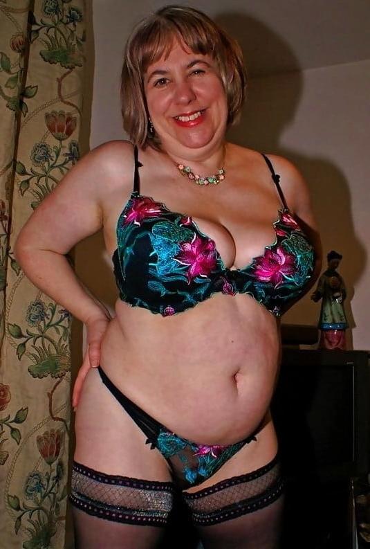 20P Granny Lingerie 7