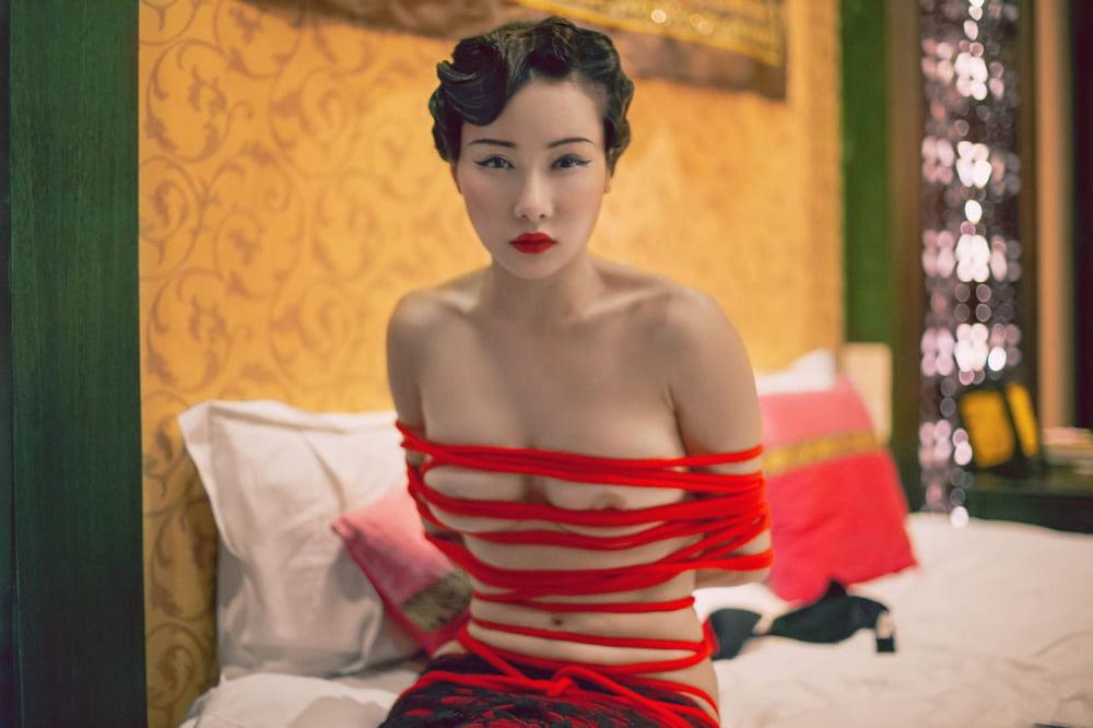 25P Beautiful Asian Women