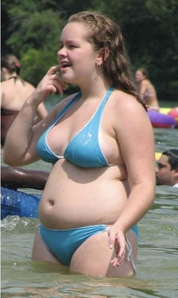 16P Bbw mix 905 (Young women in bikini)