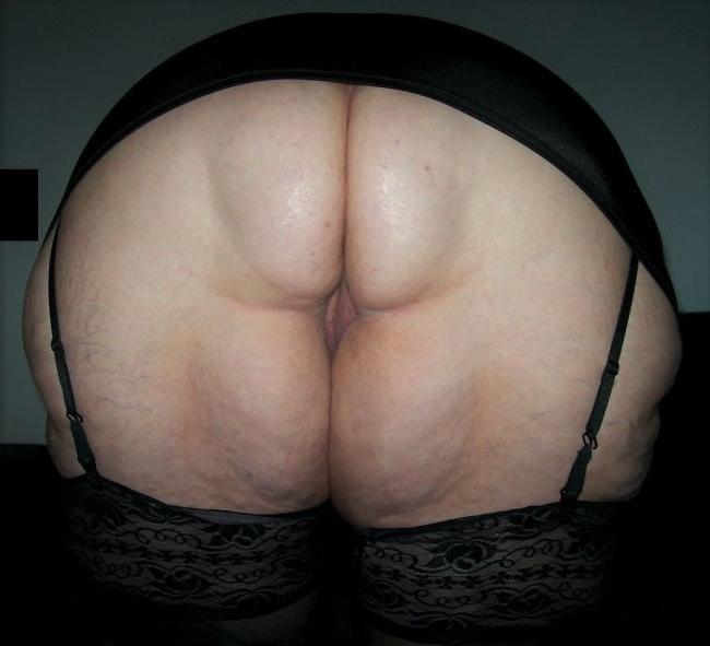 25P Mature BBW In Stockings 66