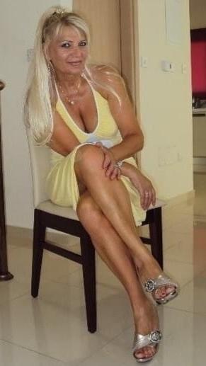 25P Just catch a horny Granny (564)