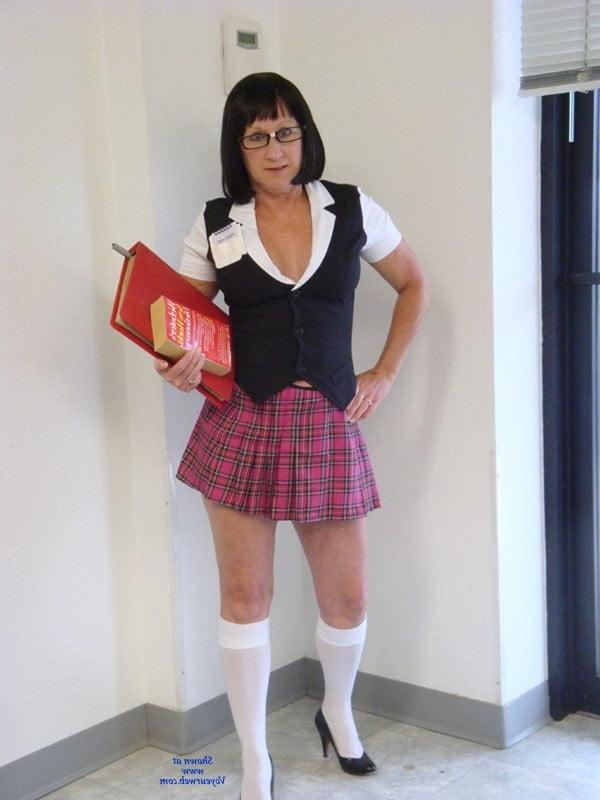 25P CLOTHED 39