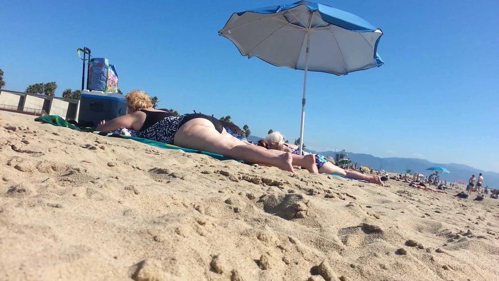 16P Ultimate BBW GRANNY with huge ass and thighs!!  Part. 1