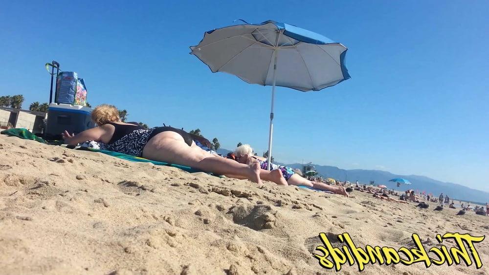 16P Ultimate BBW GRANNY with huge ass and thighs!!  Part. 1