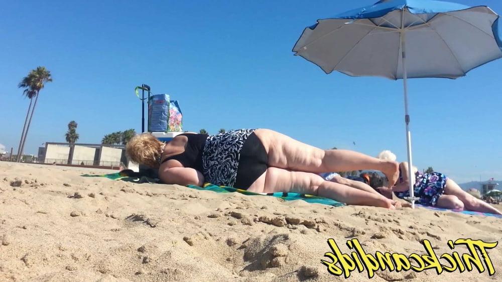 16P Ultimate BBW GRANNY with huge ass and thighs!!  Part. 1