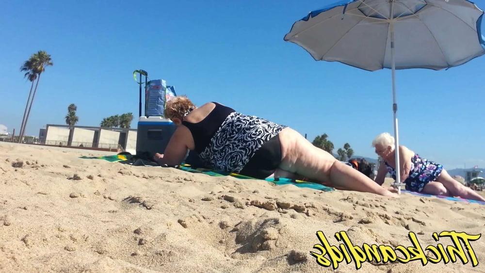 16P Ultimate BBW GRANNY with huge ass and thighs!!  Part. 1