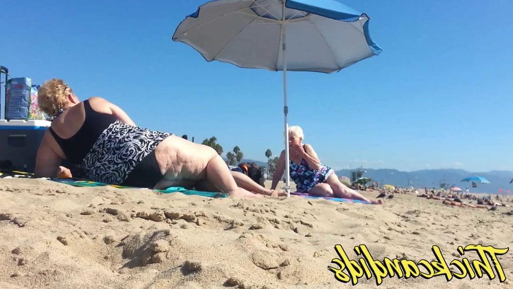 16P Ultimate BBW GRANNY with huge ass and thighs!!  Part. 1