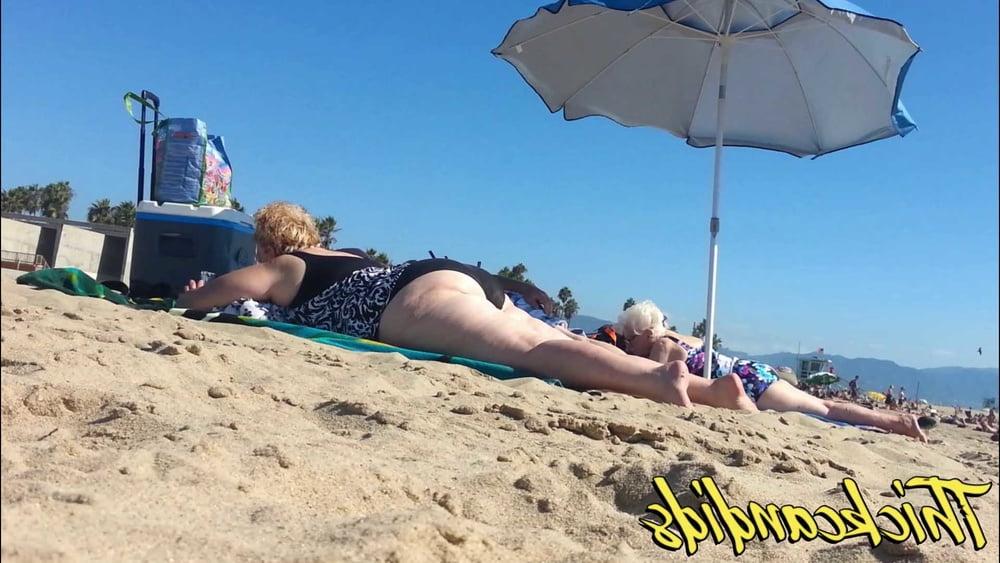 16P Ultimate BBW GRANNY with huge ass and thighs!!  Part. 1