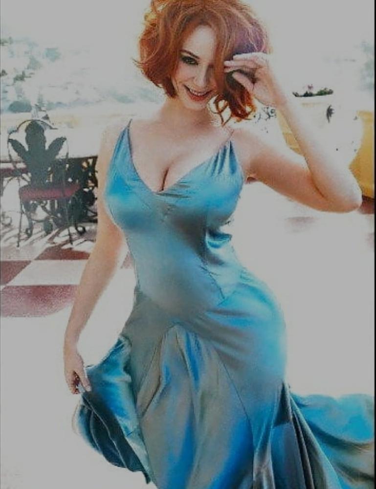 25P CELEBEAUTY CLEAVAGE... CHRISTINA  HENDRICH