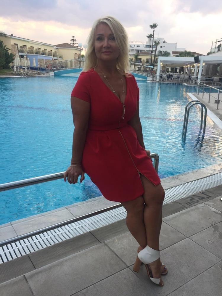 12P Busty Russian Woman 3649