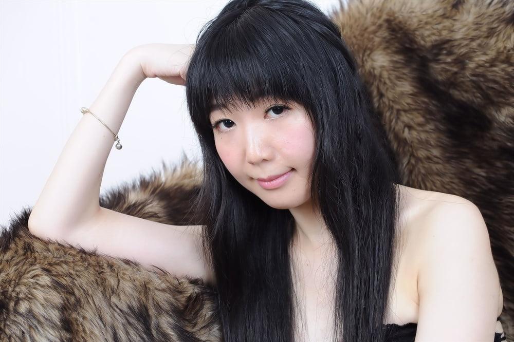25P Amateur Asian 2220