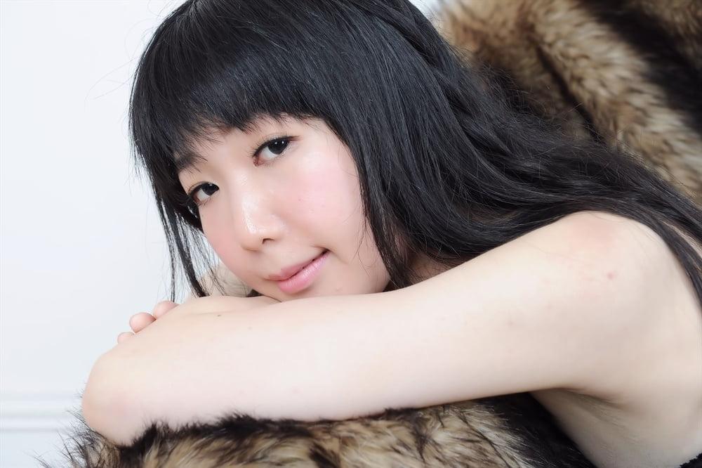 25P Amateur Asian 2220