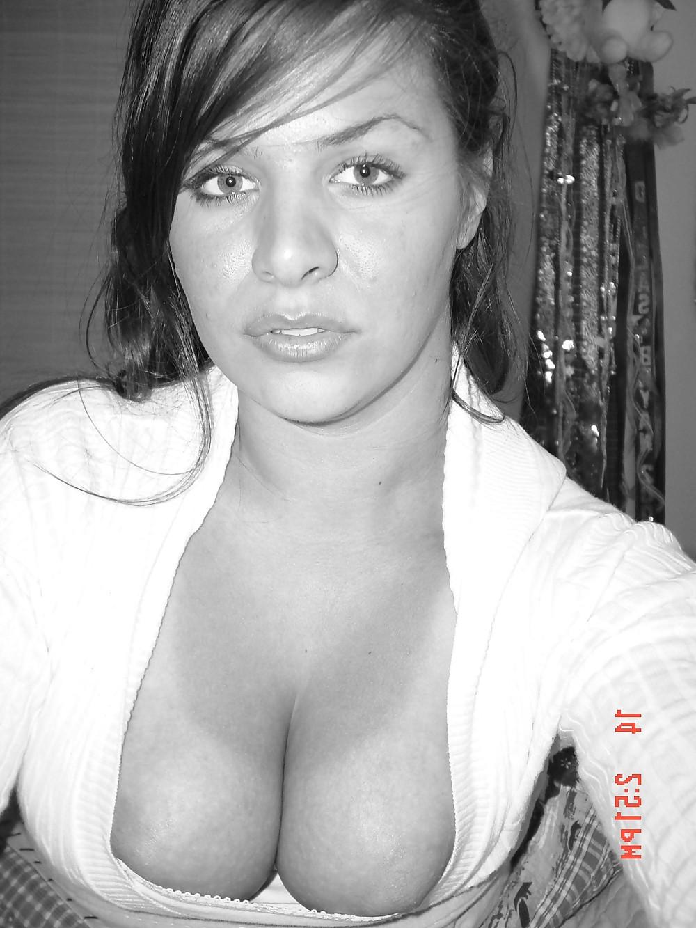25P Voluptuous teen From SmutDates.com