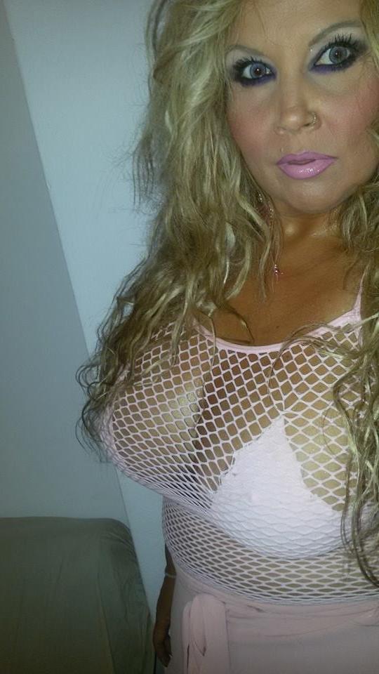 25P Greek Huge Tits MILF vol 2