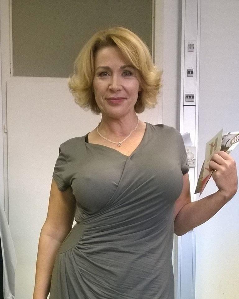 25P Just catch a horny Granny (570)